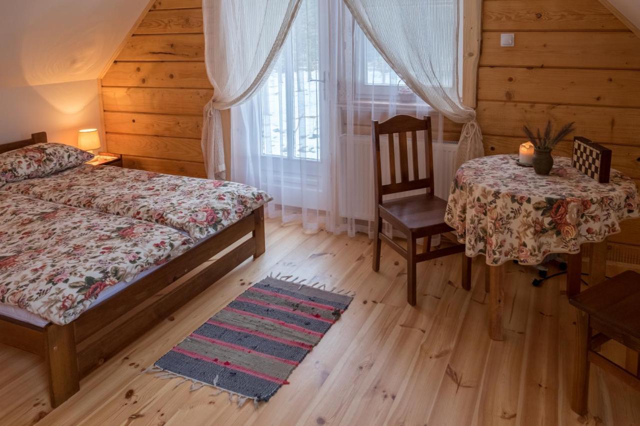 Miodowa Kolonia Acomodação com café da manhã Białowieża Exterior foto